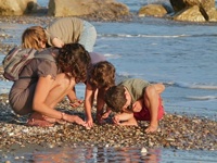 La tente dhiver le cube pour la pêche le pingouin